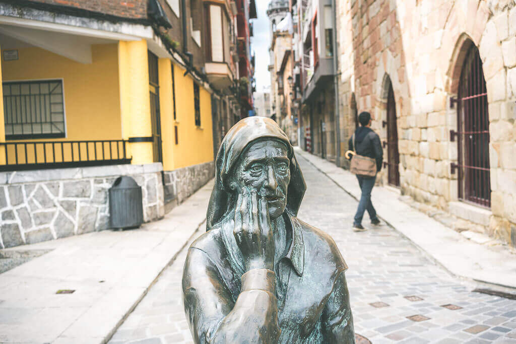 The fishing port of Barmeo, another great stop on your northern spain road trip