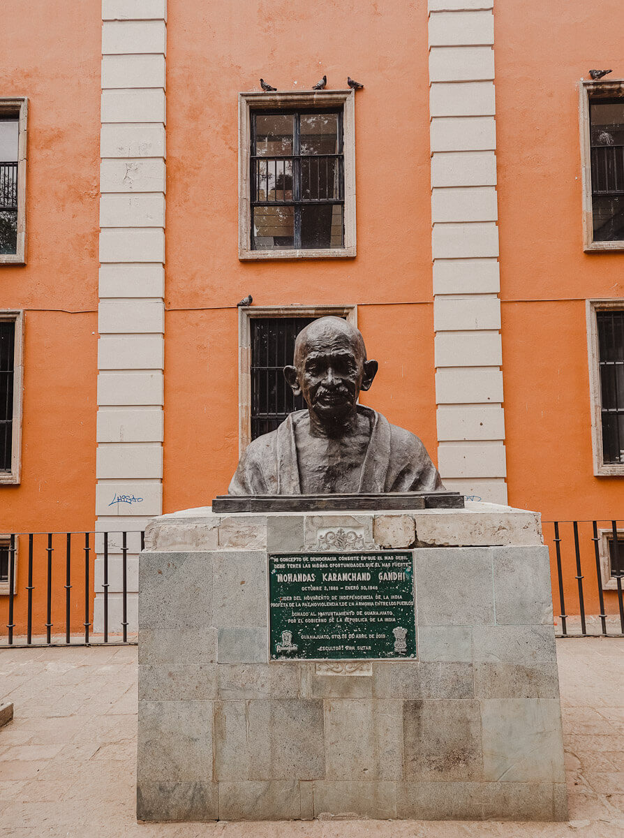 Jardin Reforma, Gandhi in Guanajuato